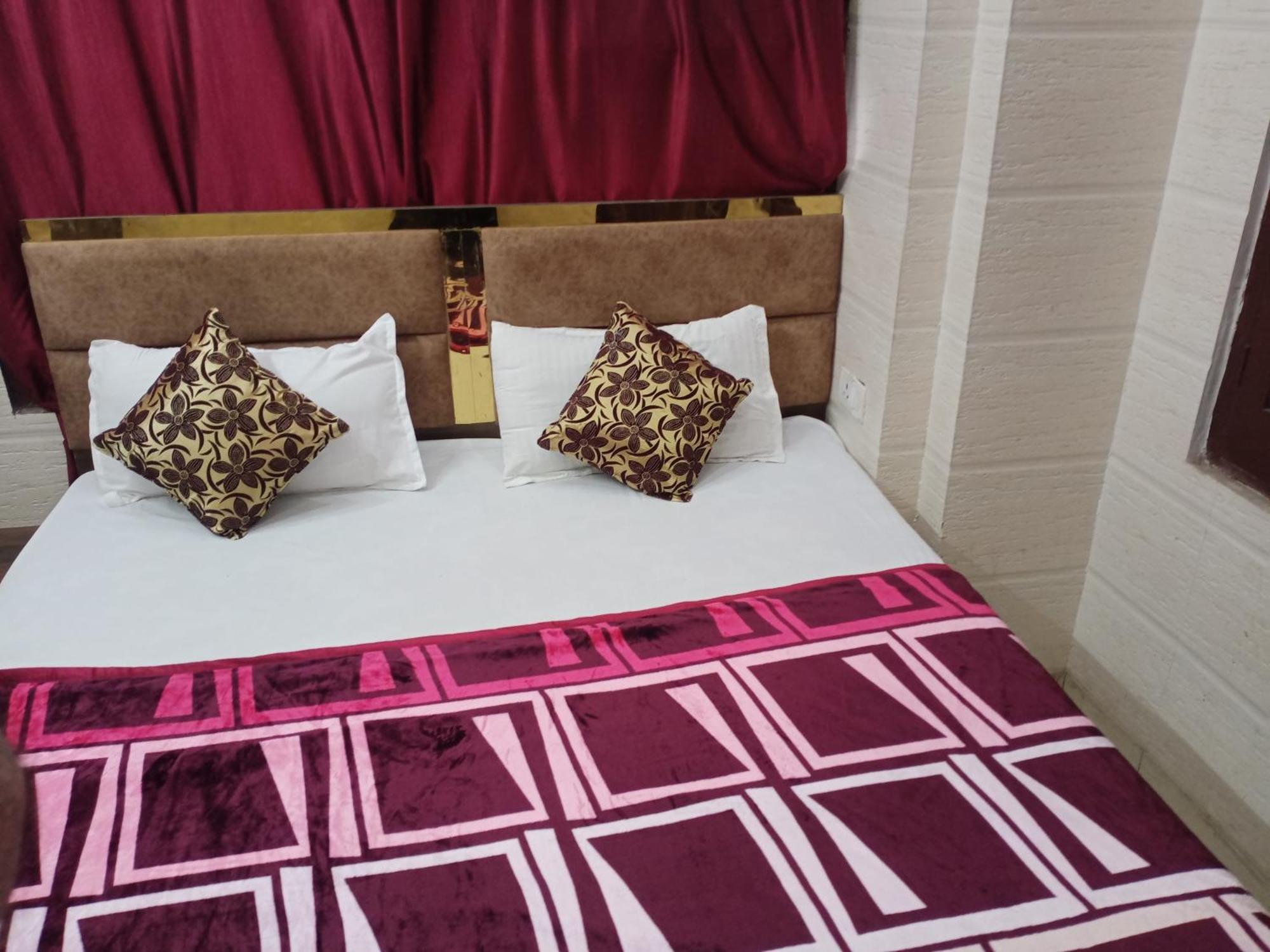 Arora Guest House Amritsar Bagian luar foto