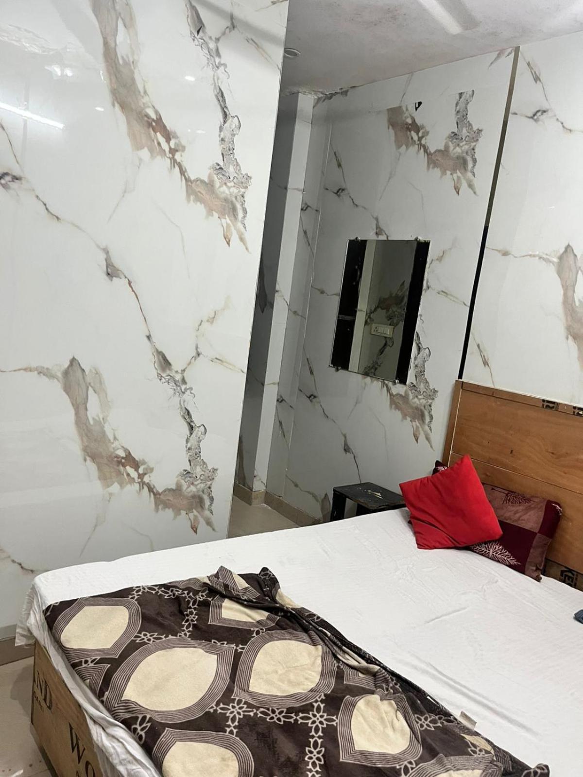 Arora Guest House Amritsar Bagian luar foto