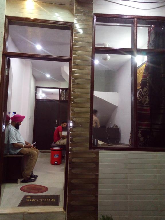 Arora Guest House Amritsar Bagian luar foto